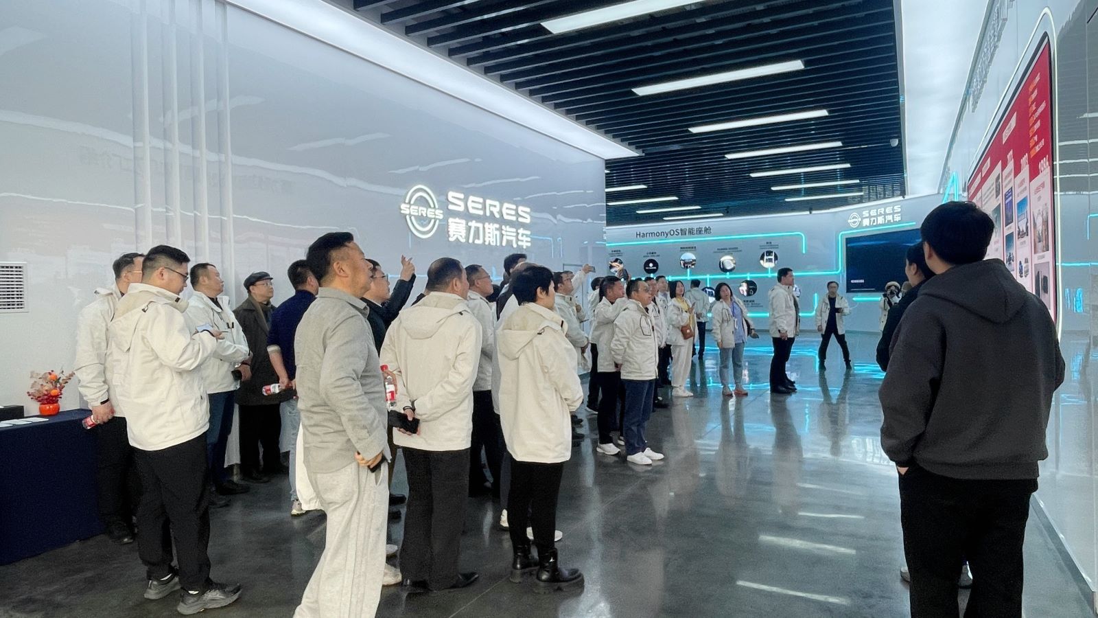 參觀賽力斯集團.jpg