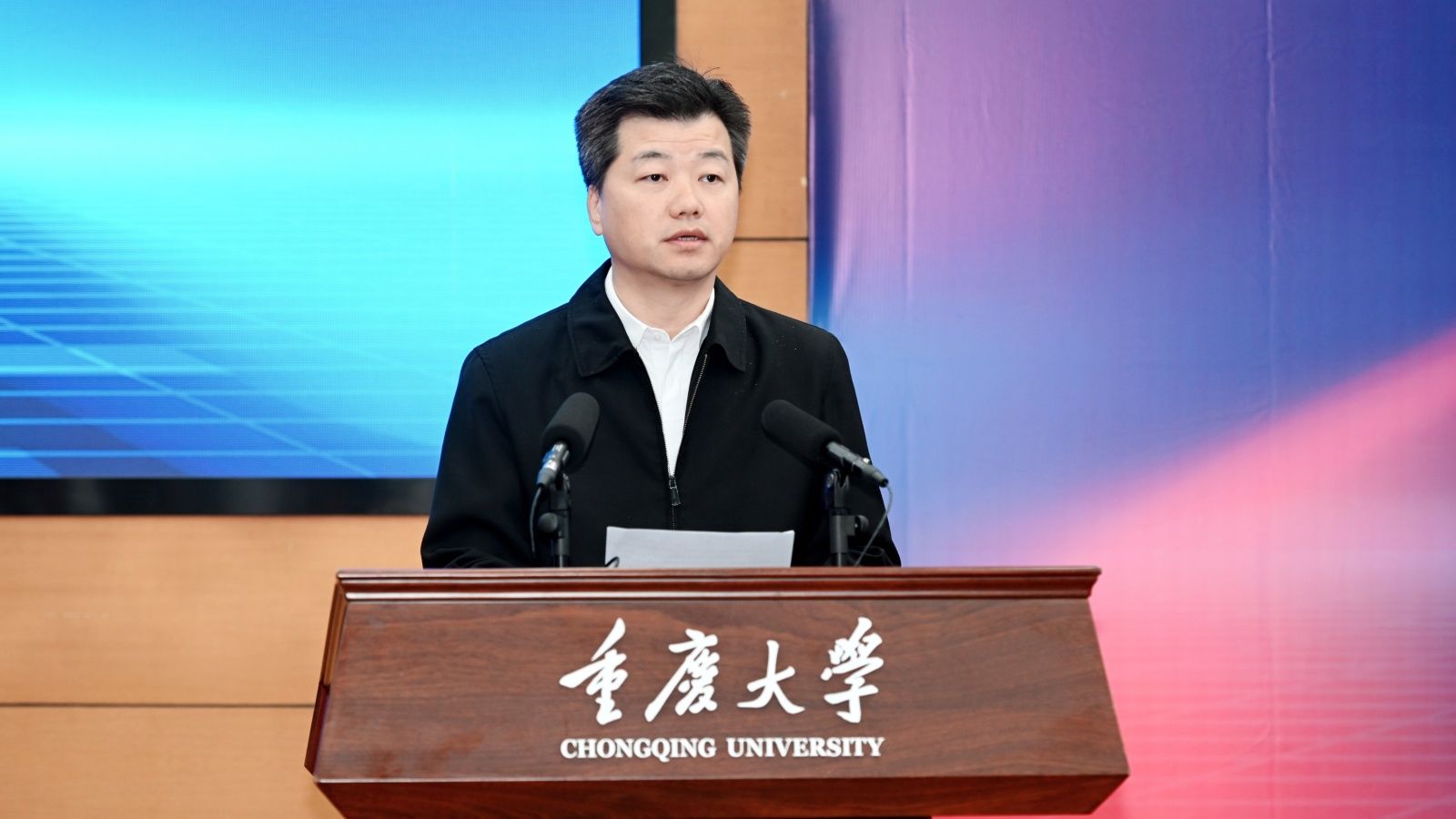 4：沙坪壩區(qū)人民政府副區(qū)長(zhǎng)凌健_副本.jpg