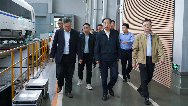 10、考察參觀西南交通大學交通隧道工程教育部重點實驗室.jpg