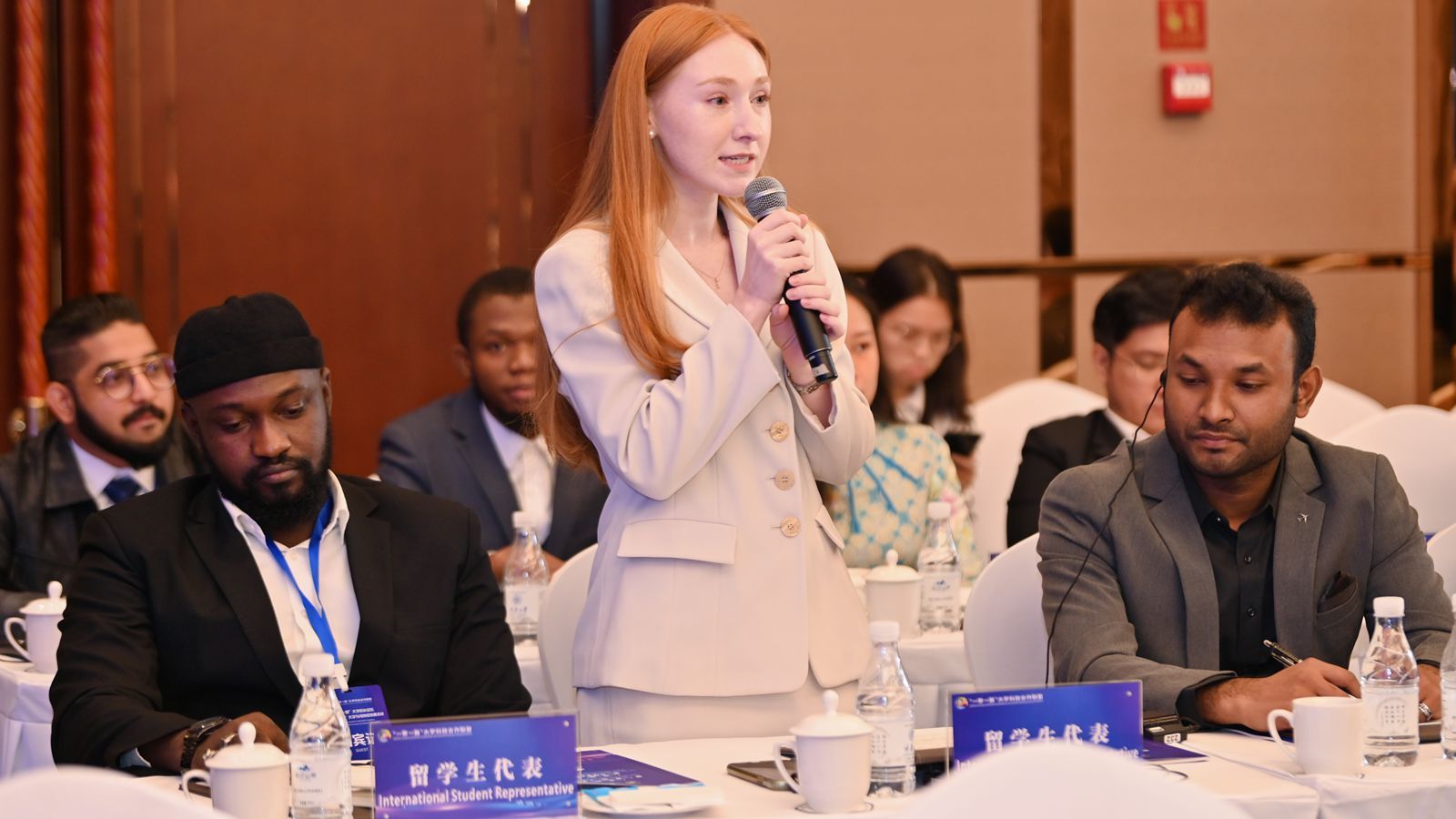 21提問(wèn)_副本.jpg