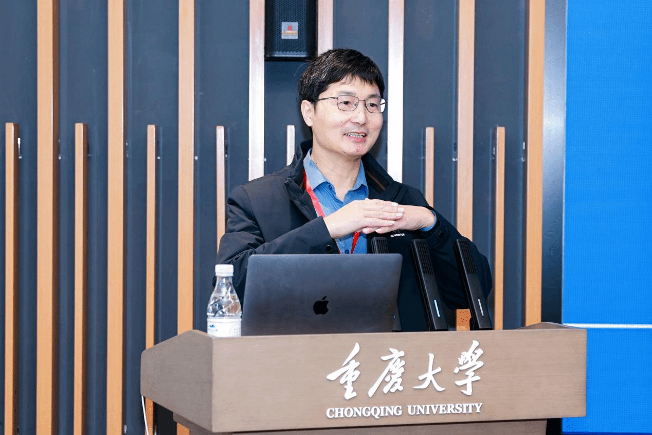 四川美術(shù)學(xué)院藝術(shù)人文學(xué)院院長王天祥.png