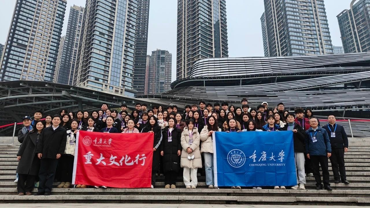 舒書(shū)記合照.jpg