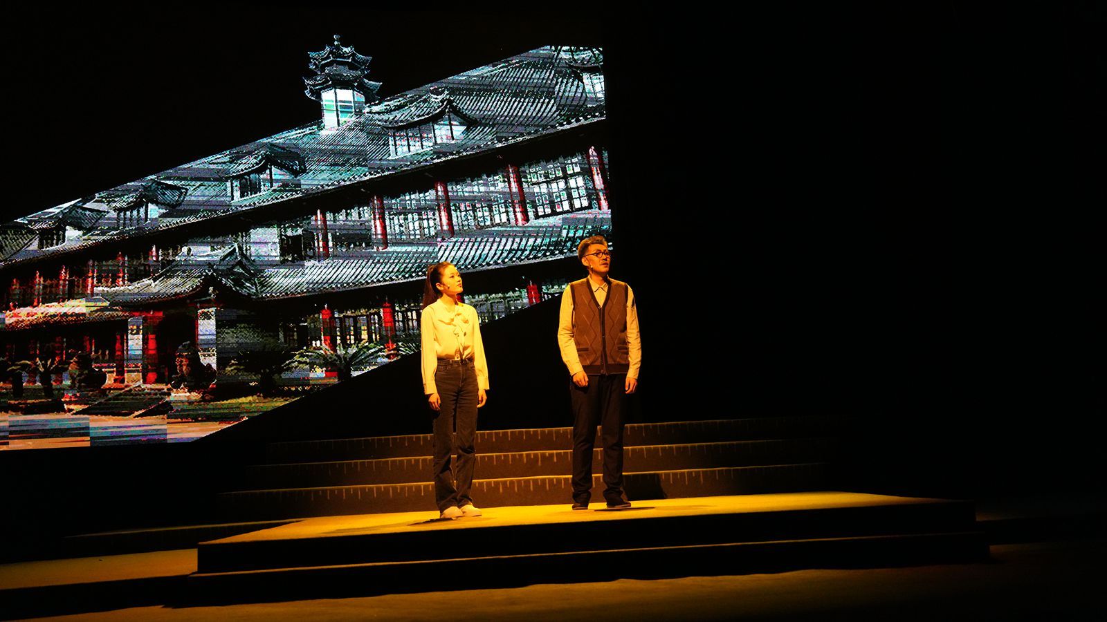 14-2024年6月首次走出重大在西南大學(xué)演出3_副本.jpg